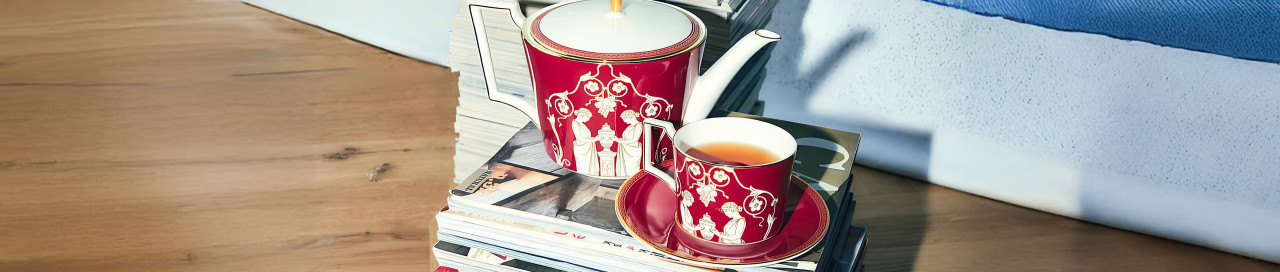 Renaissance Red Accents