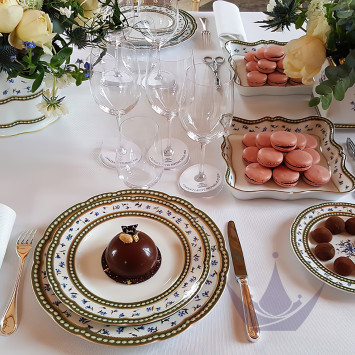 Столовый сервиз на 6 персон коллекции Marie-Antoinette бренда Bernardaud