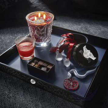 Ароматическая свеча 750г. бренда Lalique