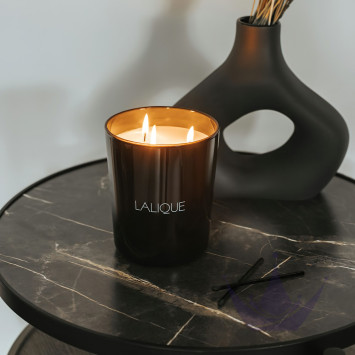 Ароматическая свеча 600г. бренда Lalique