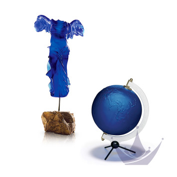 Коллекция Yves Klein бренда Lalique