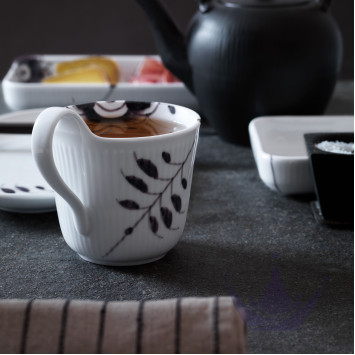 Кружка 0,33л коллекции Black Fluted Mega бренда Royal Copenhagen