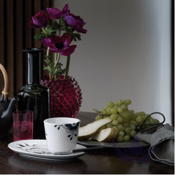 Блюдо овальное 23х15см коллекции Black Fluted Mega бренда Royal Copenhagen
