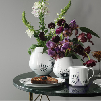 Коллекция Black Fluted Mega бренда Royal Copenhagen