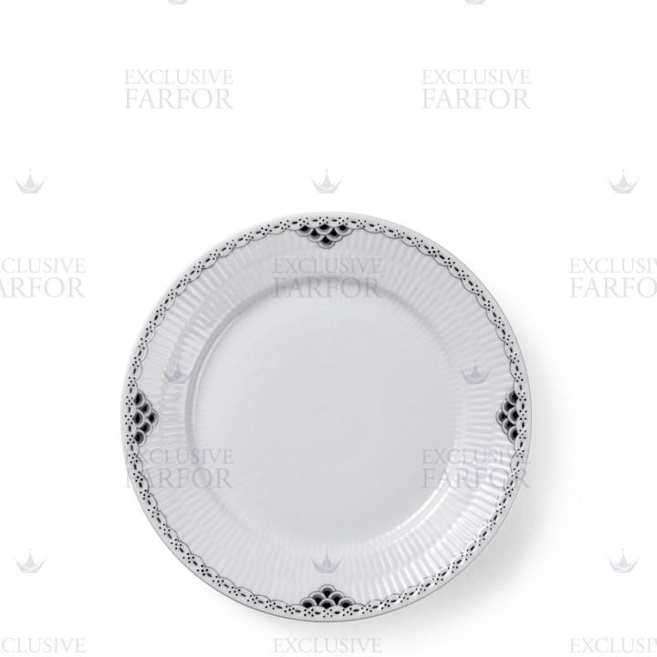 Тарелка закусочная 22см коллекции Black Lace бренда Royal Copenhagen