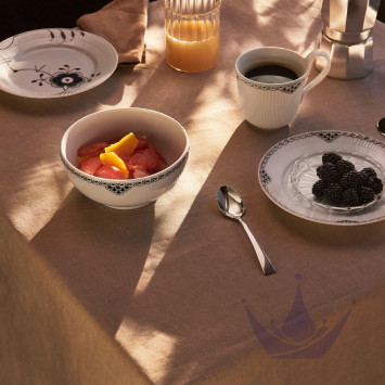 Кружка 0,33л коллекции Black Lace бренда Royal Copenhagen