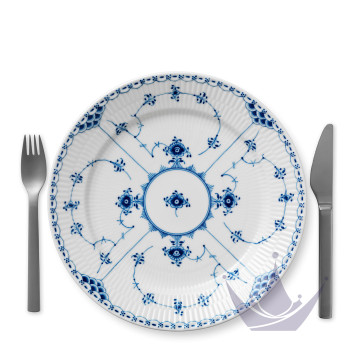 Тарелка главная 27см коллекции Blue Fluted Half Lace бренда Royal Copenhagen