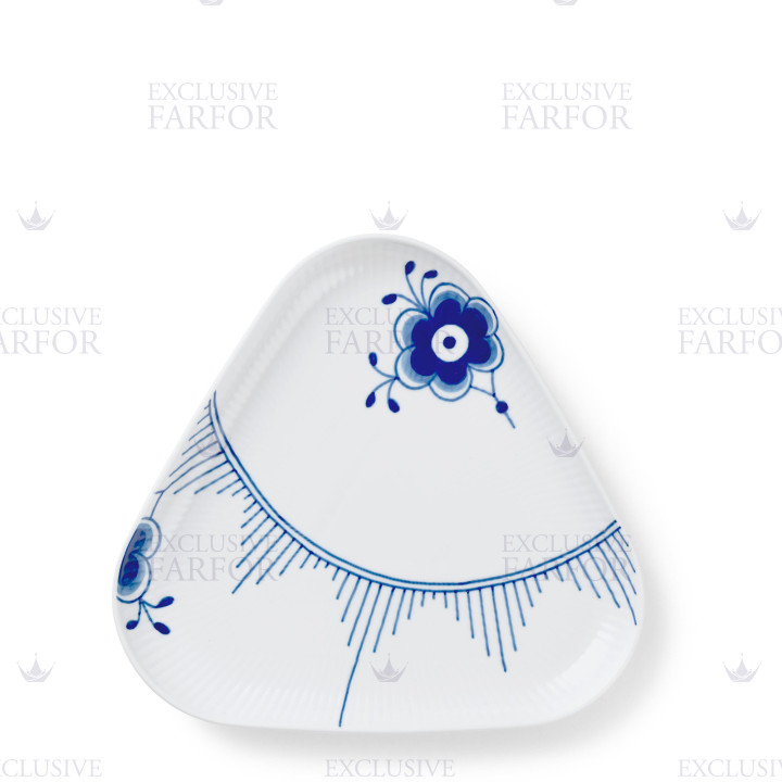 Блюдо треугольное 23см коллекции Blue Fluted Mega бренда Royal Copenhagen