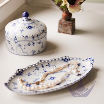 Бонбоньерка 13см коллекции Blue Fluted Plain бренда Royal Copenhagen