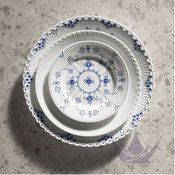 Тарелка десертная 17см коллекции Blue Fluted Plain бренда Royal Copenhagen