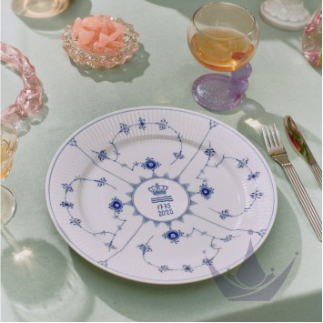 Тарелка рождественская 27см коллекции Blue Fluted Plain бренда Royal Copenhagen