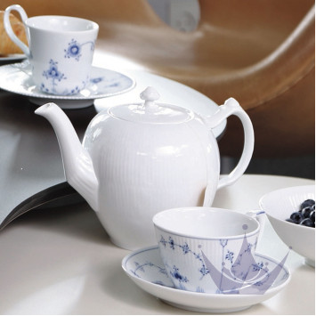 Чайник 1л коллекции White Fluted бренда Royal Copenhagen