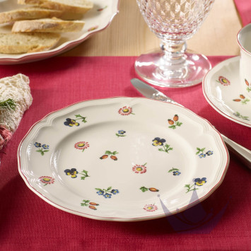 Тарелка закусочная 21см коллекции Petite Fleur бренда VB