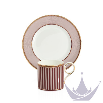 Коллекция Splendour Red бренда Wedgwood