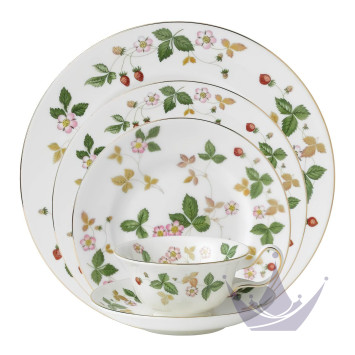 Набор из 5 предметов коллекции Wild Strawberry бренда Wedgwood