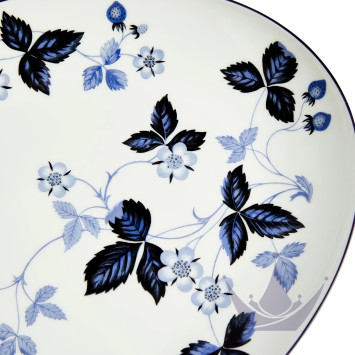 Блюдо овальное 30см коллекции Wild Strawberry Inky Blue бренда Wedgwood