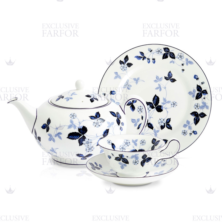 Коллекция Wild Strawberry Inky Blue бренда Wedgwood